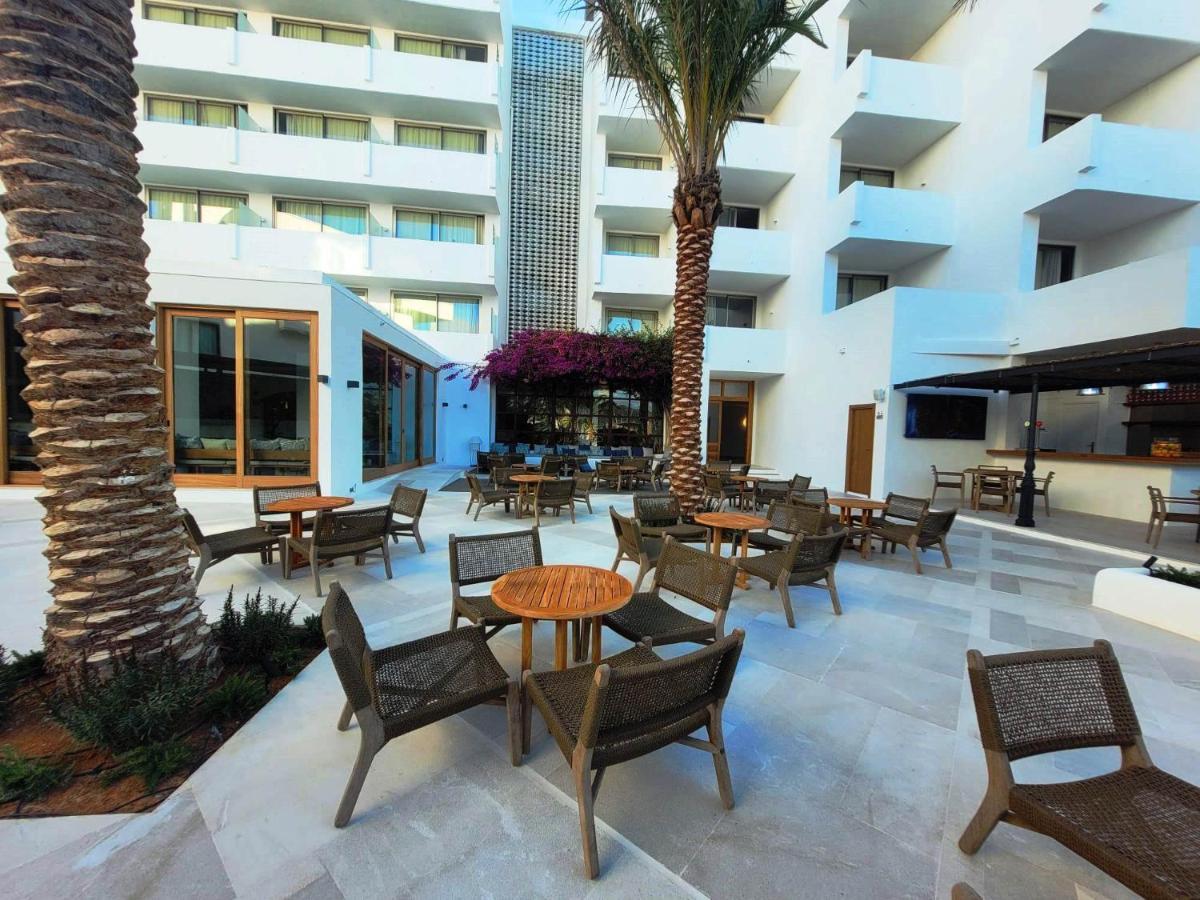 Hotel Tres Torres Santa Eularia des Riu Exteriér fotografie