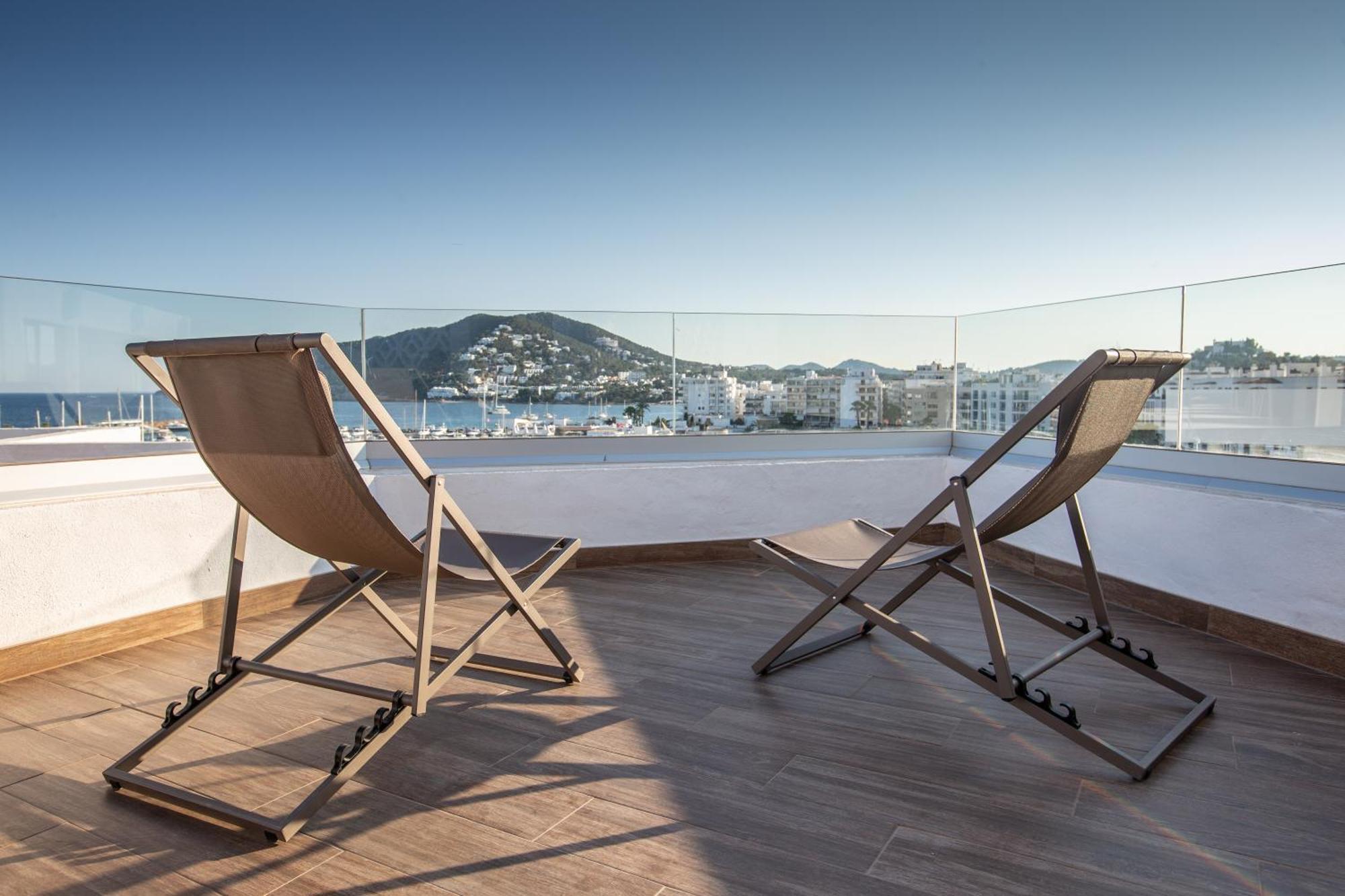 Hotel Tres Torres Santa Eularia des Riu Exteriér fotografie