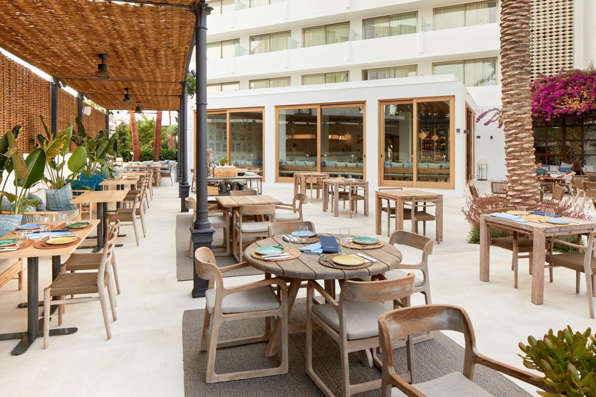 Hotel Tres Torres Santa Eularia des Riu Exteriér fotografie