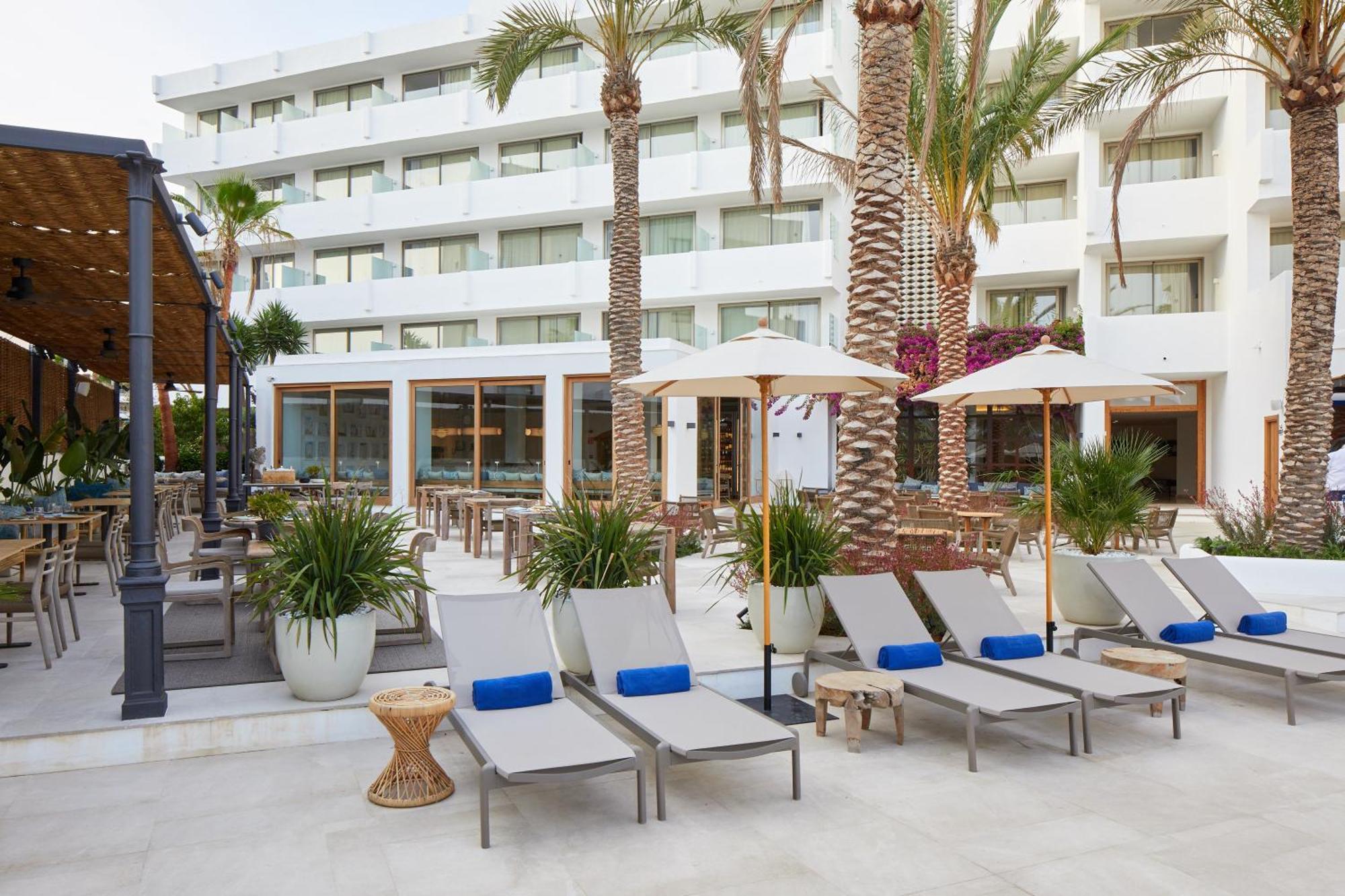 Hotel Tres Torres Santa Eularia des Riu Exteriér fotografie