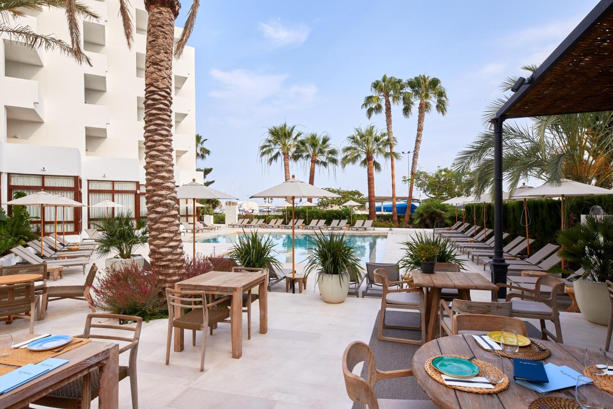 Hotel Tres Torres Santa Eularia des Riu Exteriér fotografie