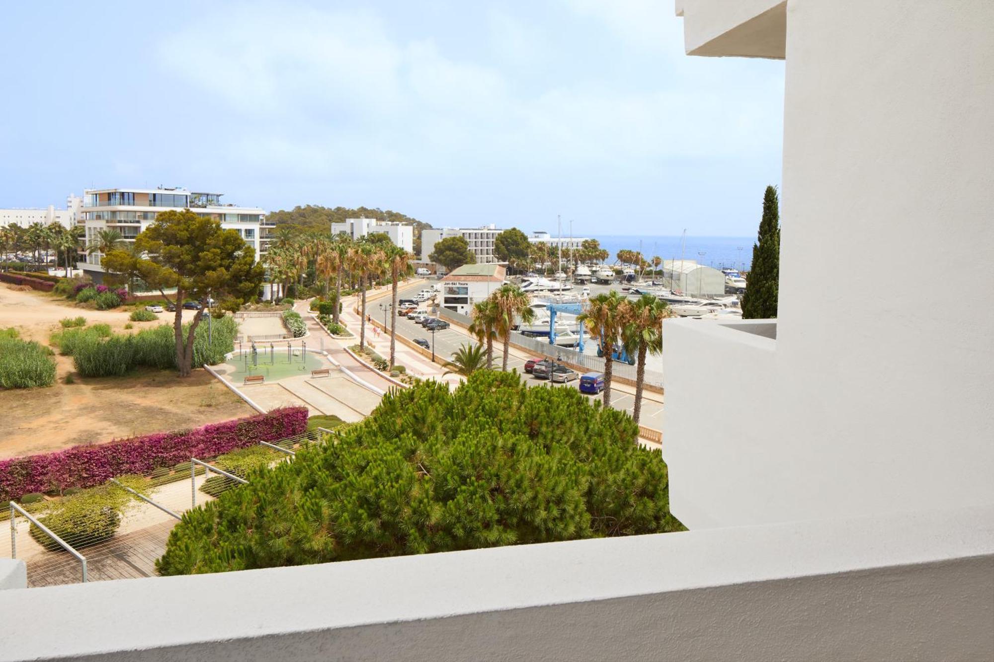 Hotel Tres Torres Santa Eularia des Riu Exteriér fotografie