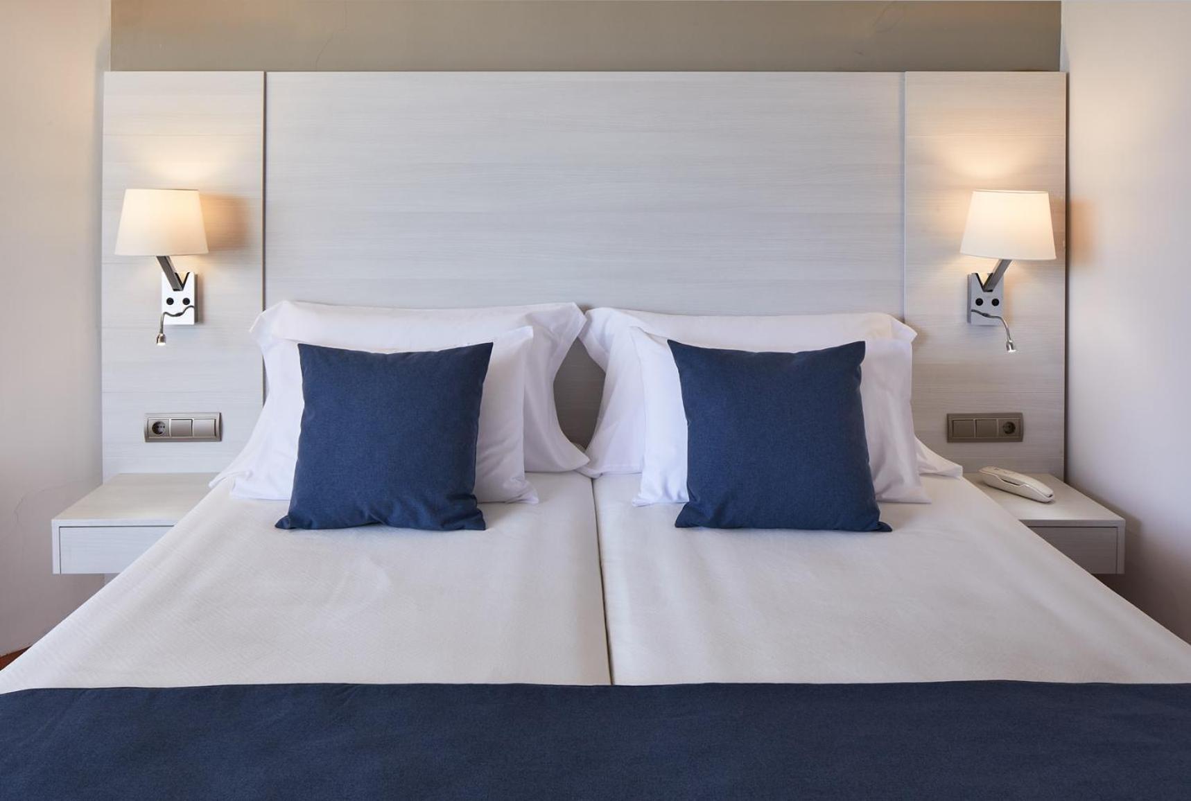 Hotel Tres Torres Santa Eularia des Riu Exteriér fotografie