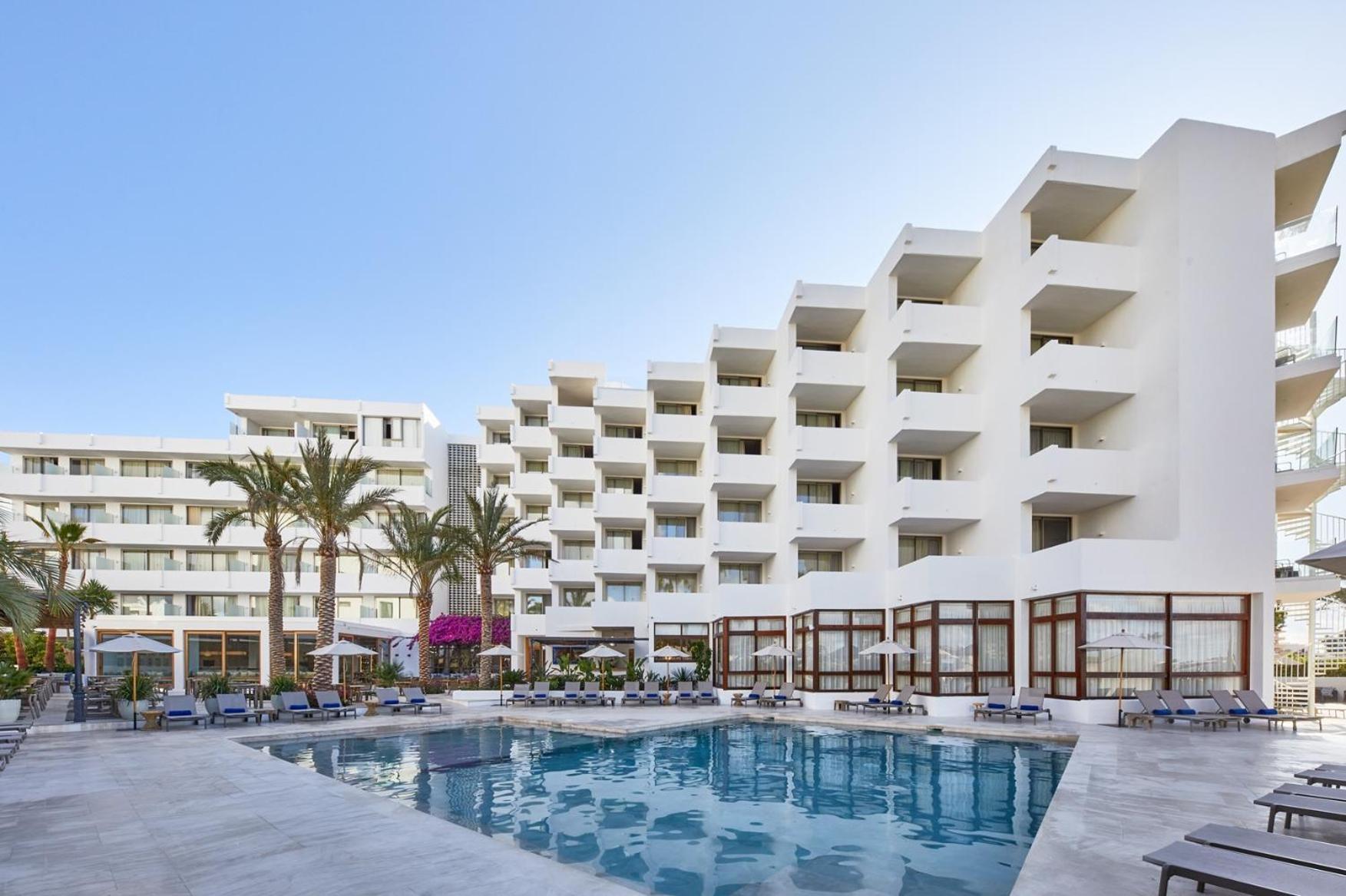Hotel Tres Torres Santa Eularia des Riu Exteriér fotografie