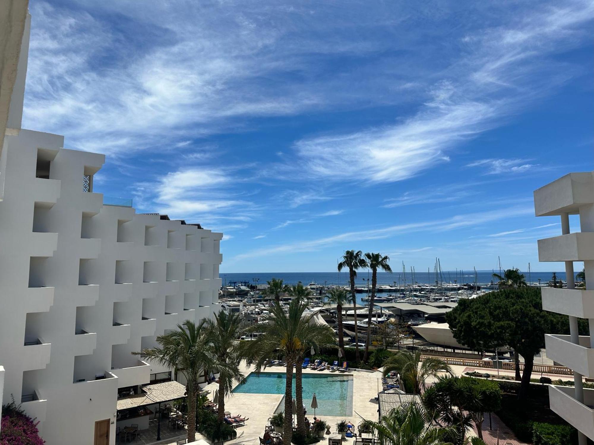 Hotel Tres Torres Santa Eularia des Riu Exteriér fotografie