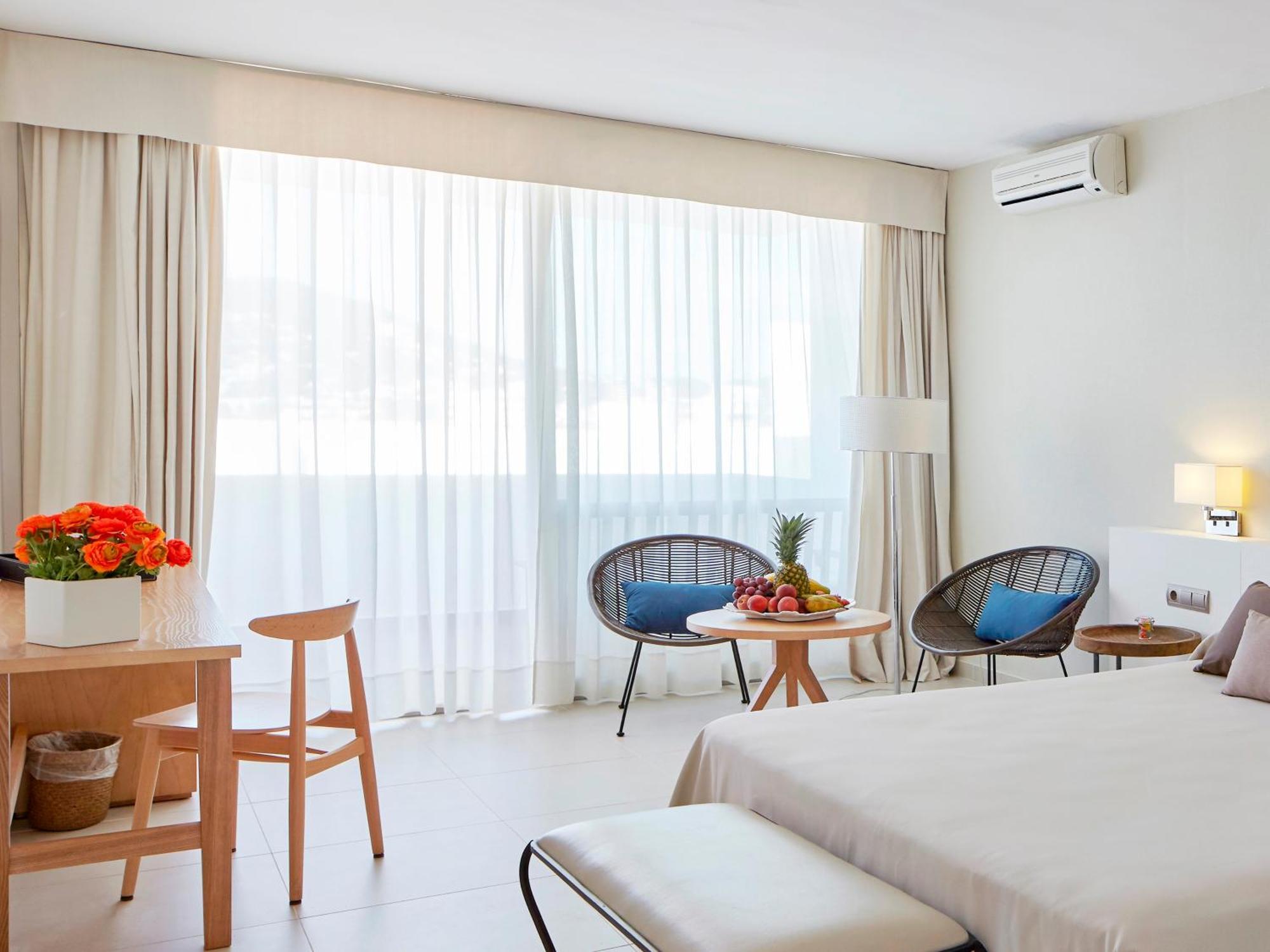 Hotel Tres Torres Santa Eularia des Riu Pokoj fotografie