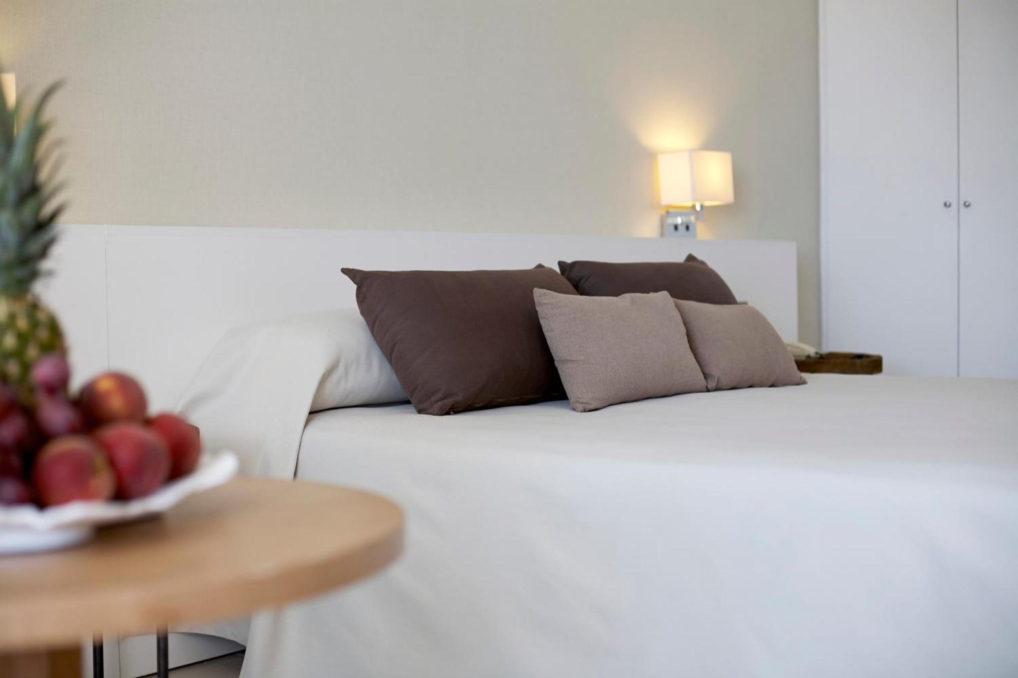 Hotel Tres Torres Santa Eularia des Riu Pokoj fotografie
